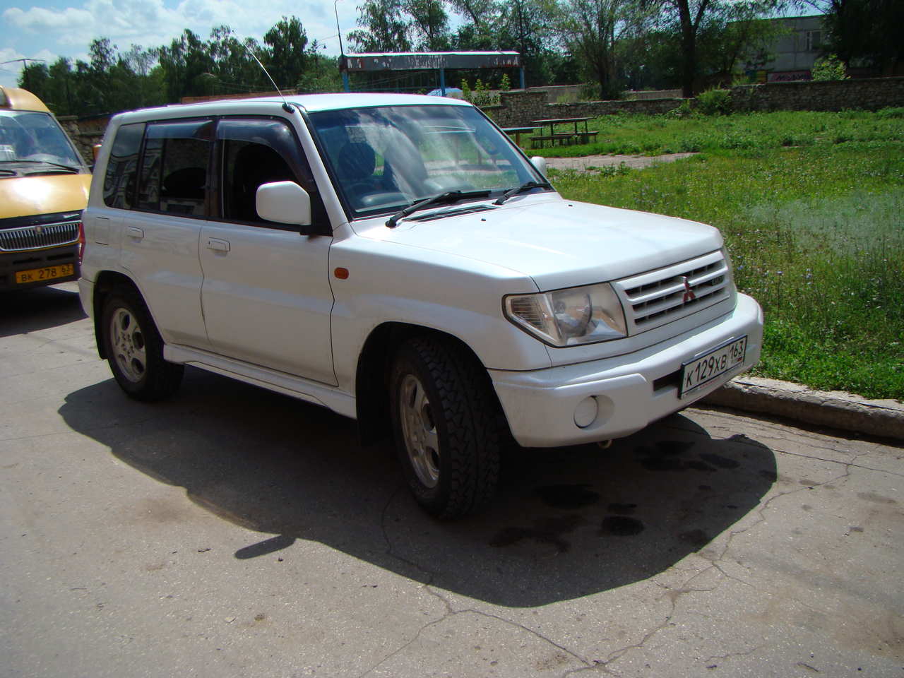 1999 Mitsubishi Pajero iO