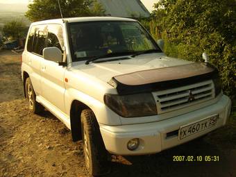 1999 Mitsubishi Pajero iO Photos