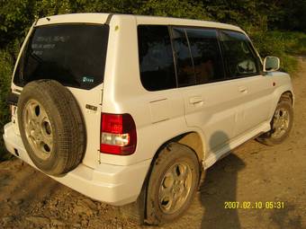 1999 Mitsubishi Pajero iO Pictures