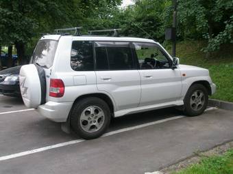 1999 Mitsubishi Pajero iO Pictures