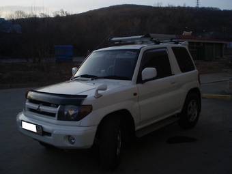 1999 Mitsubishi Pajero iO Pictures