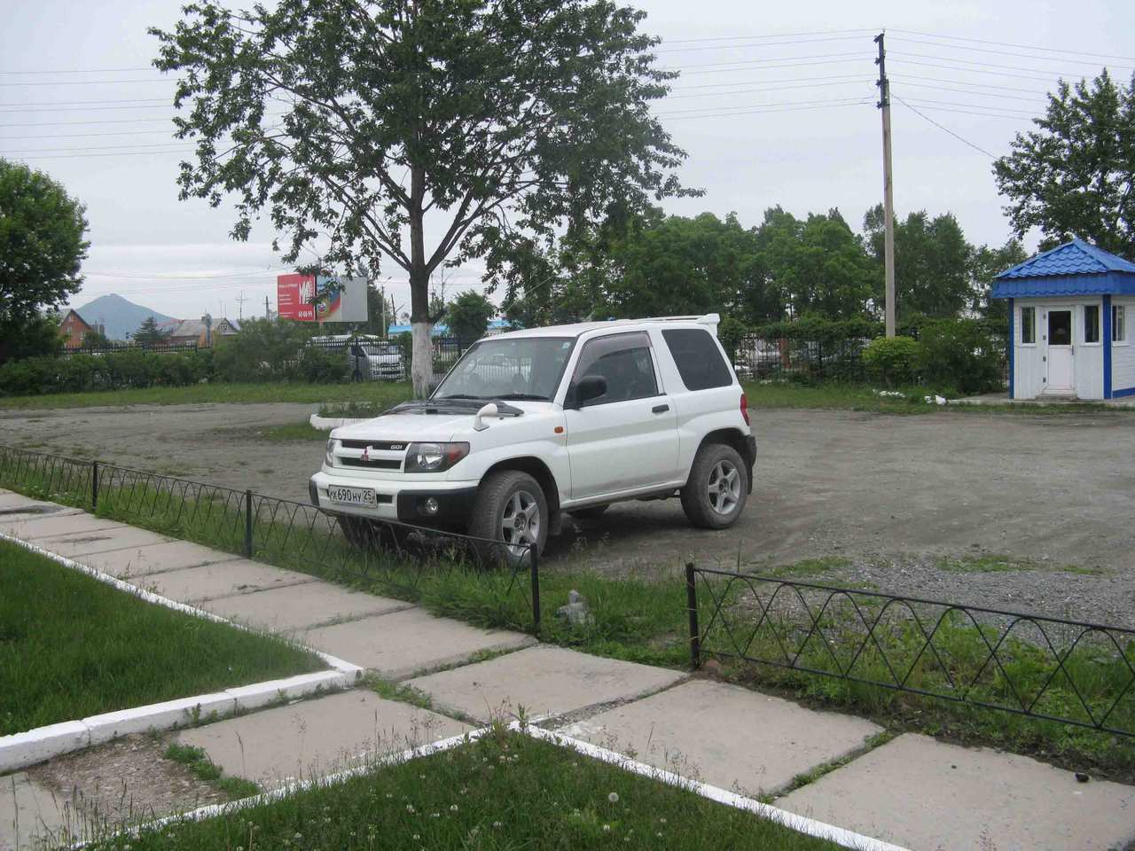 1999 Mitsubishi Pajero iO