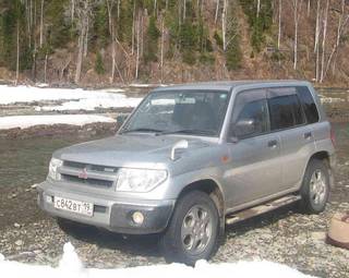 1999 Mitsubishi Pajero iO