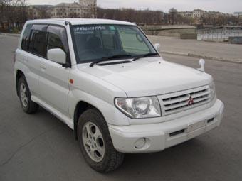 2000 Mitsubishi Pajero iO