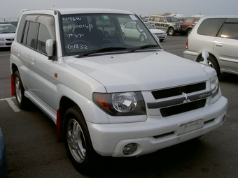 2000 Mitsubishi Pajero iO