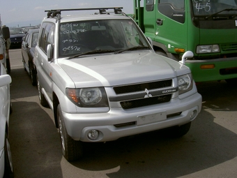 2000 Mitsubishi Pajero iO