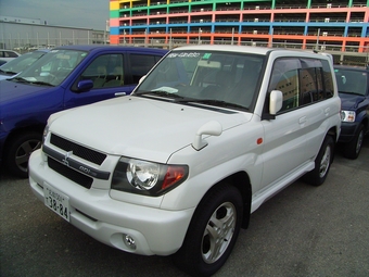 2000 Mitsubishi Pajero iO