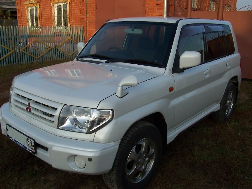 2000 Mitsubishi Pajero iO