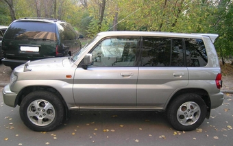 2000 Mitsubishi Pajero iO