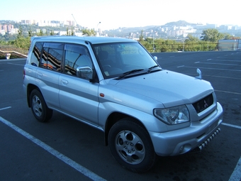 2000 Mitsubishi Pajero iO