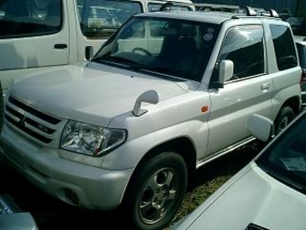 2000 Mitsubishi Pajero iO