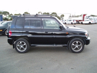 2000 Mitsubishi Pajero iO