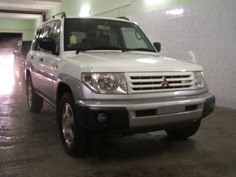 2000 Mitsubishi Pajero iO