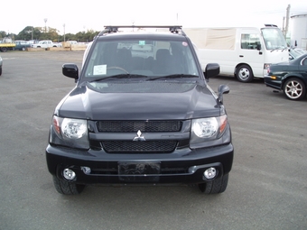 2000 Mitsubishi Pajero iO