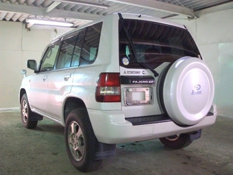 2000 Pajero iO