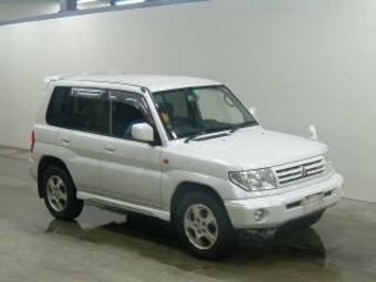 2000 Mitsubishi Pajero iO