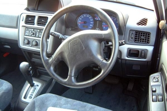 2000 Pajero iO