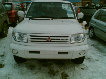 2000 Mitsubishi Pajero iO