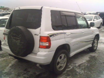 2000 Pajero iO