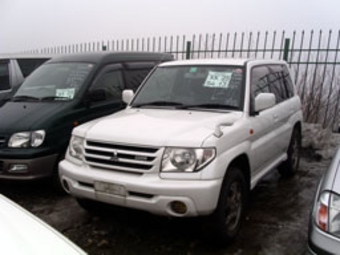 2000 Mitsubishi Pajero iO