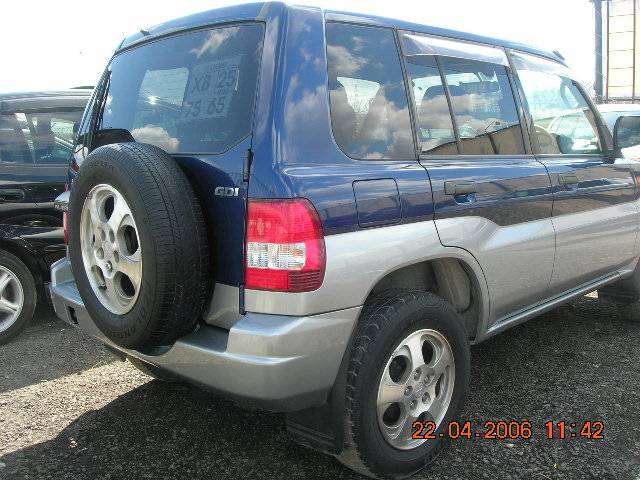 2000 Mitsubishi Pajero iO