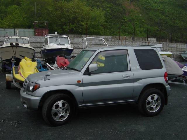 2000 Mitsubishi Pajero iO