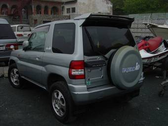 2000 Pajero iO