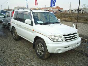 2000 Mitsubishi Pajero iO