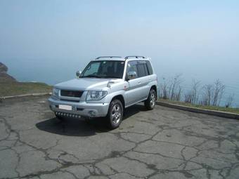 2000 Mitsubishi Pajero iO