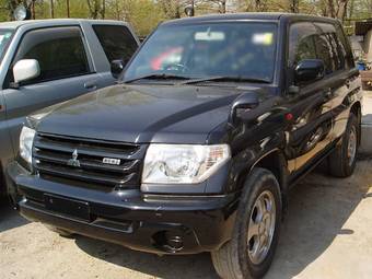 2000 Mitsubishi Pajero iO