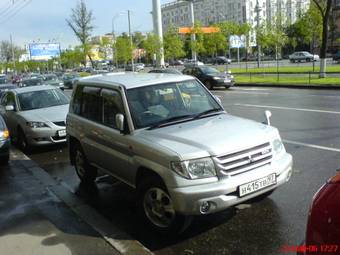 2000 Mitsubishi Pajero iO