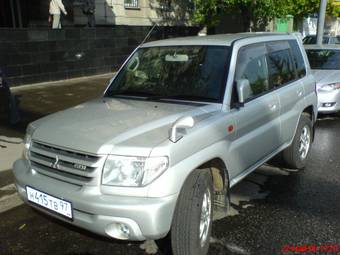 2000 Pajero iO