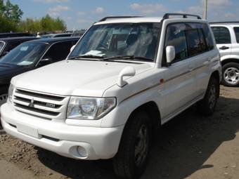 2000 Mitsubishi Pajero iO