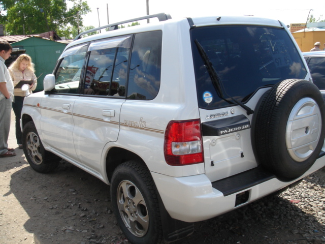 2000 Mitsubishi Pajero iO