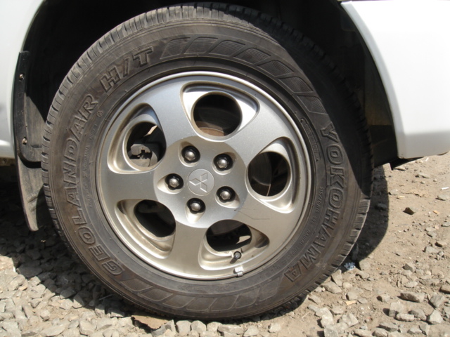 2000 Mitsubishi Pajero iO