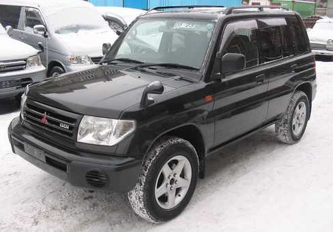 2000 Mitsubishi Pajero iO