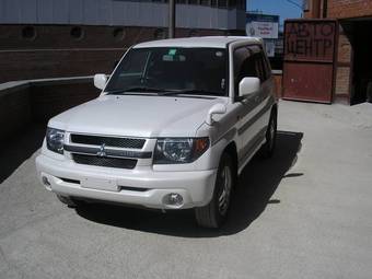 2000 Mitsubishi Pajero iO