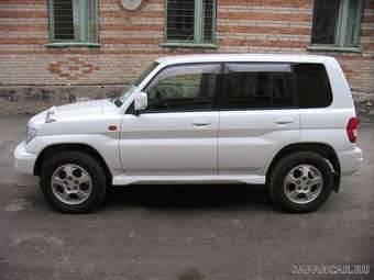 2000 Mitsubishi Pajero iO