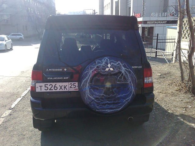 2000 Mitsubishi Pajero iO