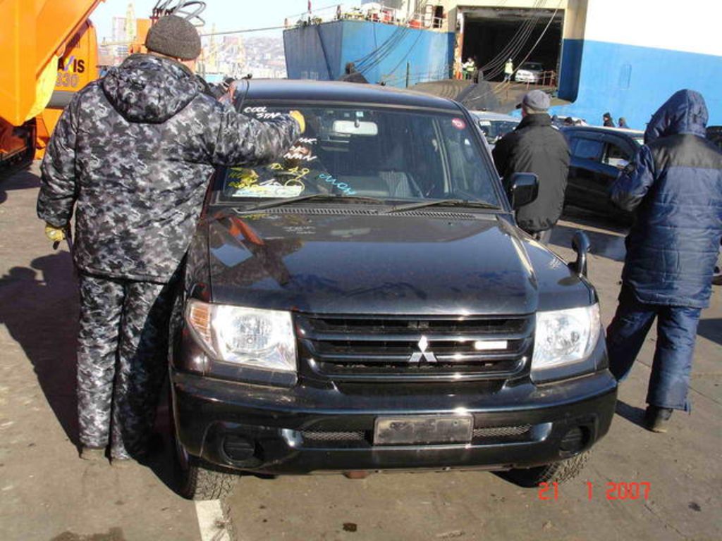 2000 Mitsubishi Pajero iO