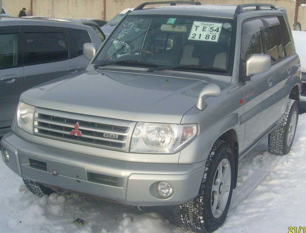 2000 Mitsubishi Pajero iO