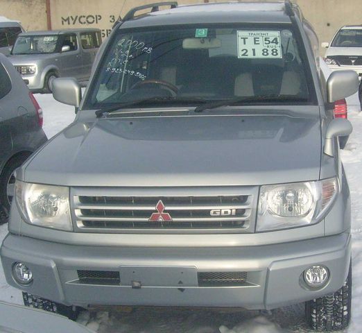 2000 Mitsubishi Pajero iO