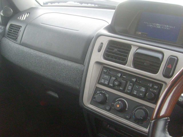 2000 Mitsubishi Pajero iO