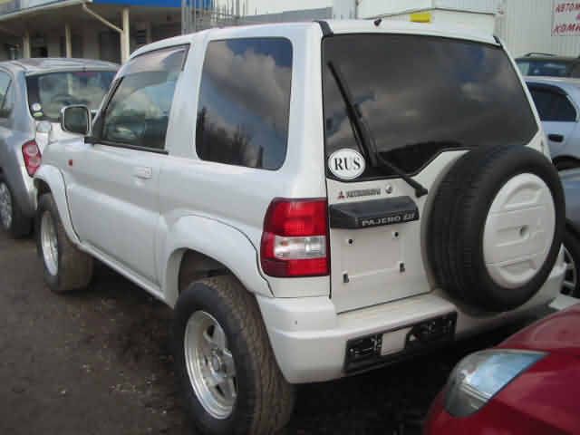 2000 Mitsubishi Pajero iO