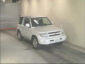 2000 Mitsubishi Pajero iO