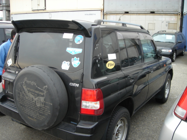 2000 Mitsubishi Pajero iO Pictures