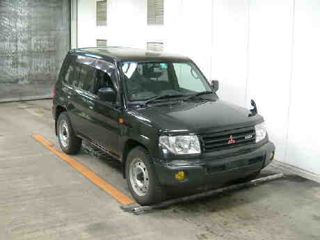 2000 Mitsubishi Pajero iO Pictures