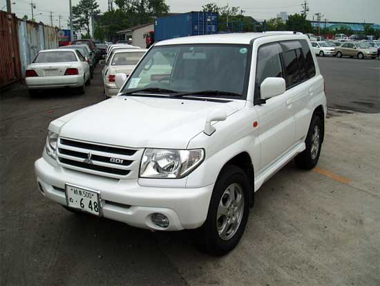 2000 Mitsubishi Pajero iO Pictures