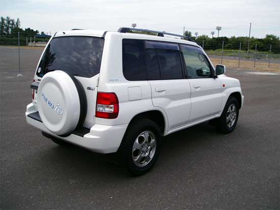 2000 Mitsubishi Pajero iO Wallpapers