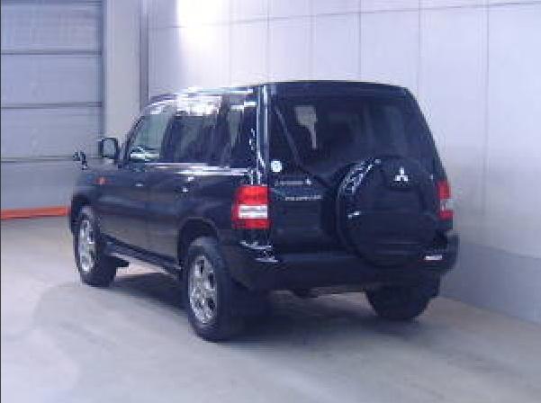 2000 Mitsubishi Pajero iO Photos